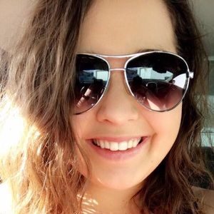 Meet your Posher, Becca